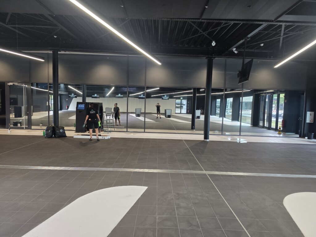 Mercedes Showroom Hamburg